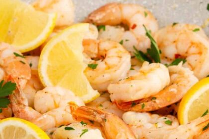 fivebest-tenmin-mediterranean-spicy-lemon-garlic-butter-shrimp-with-chili-flakes-for-busy-moms-kids-will-lovejpg-1-640x853